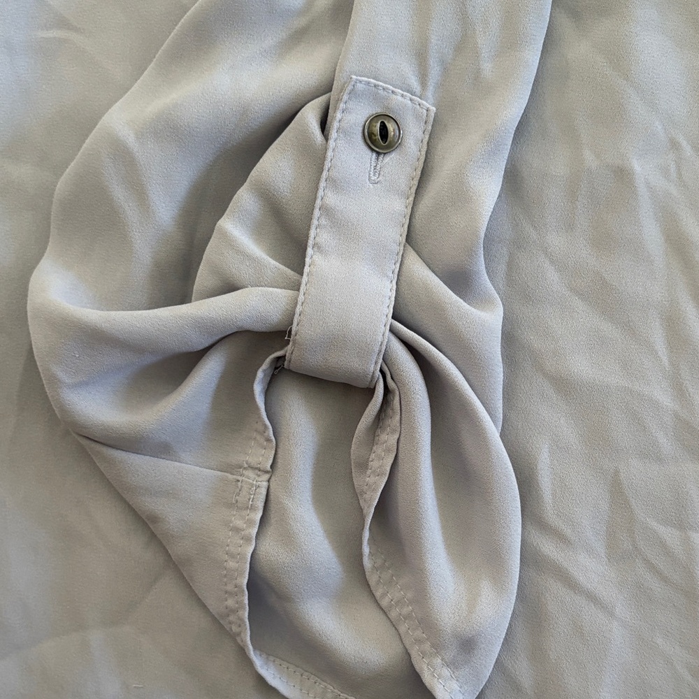 Women’s Blouse Bundle - Picture 15 of 16
